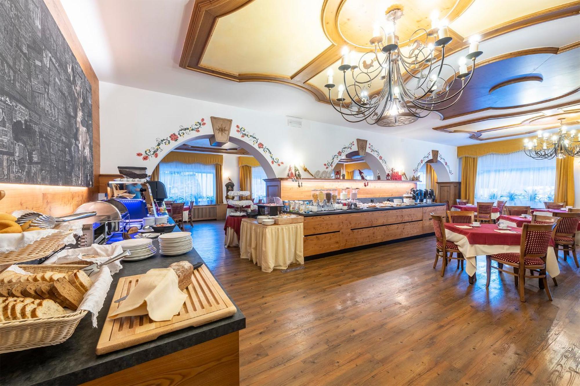 Hotel Alpino Wellness & Spa Peio Fonti Dış mekan fotoğraf