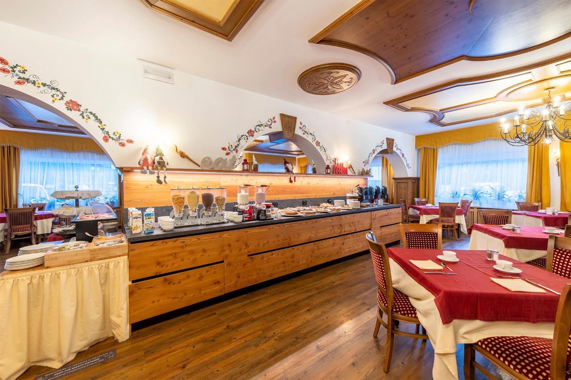 Hotel Alpino Wellness & Spa Peio Fonti Dış mekan fotoğraf